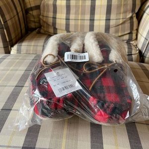 Aerie x Minnetonka Buffalo Plaid Slippers